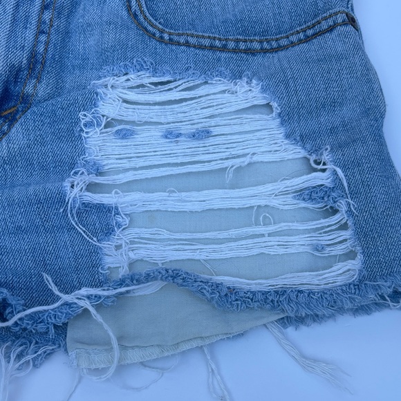 Levi's Light Blue Ripped Denim Mini Short - Picture 5 of 7